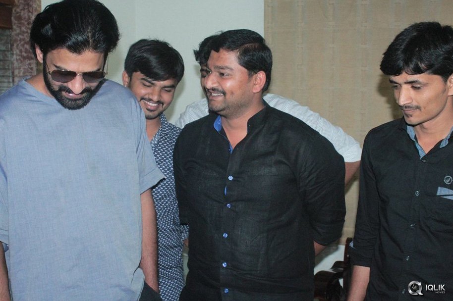 Karnataka-Fans-Meets-Prabhas